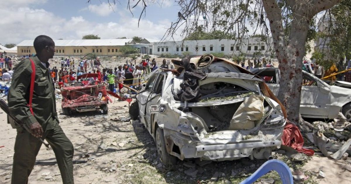 Un coche bomba mata a al menos 6 en la capital de Somalia