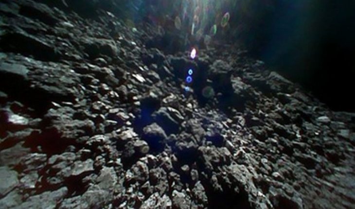 Video de sonda japonesa muestra superficie de asteroide