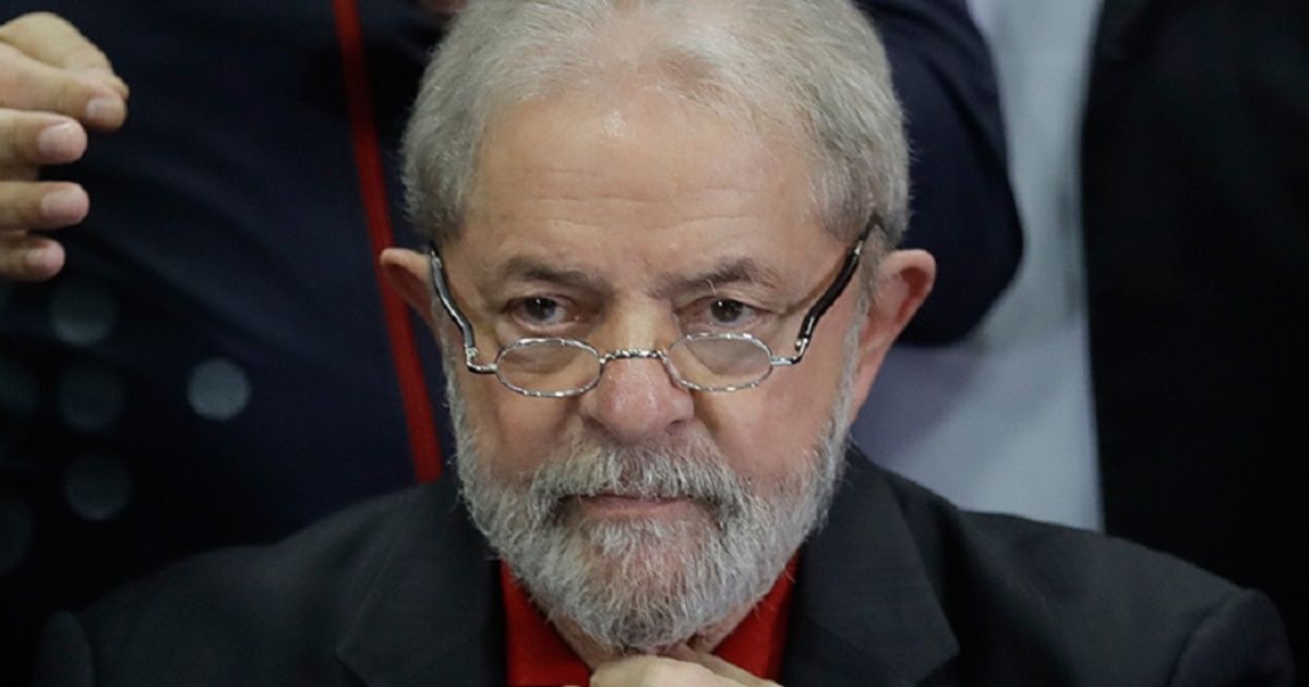 Visita Cuauhtémoc Cárdenas a Lula en prisión