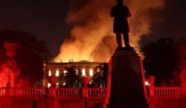 translated from Spanish: A huge fire devours the National Museum of Brazil in Rio, one of the largest in Latin America