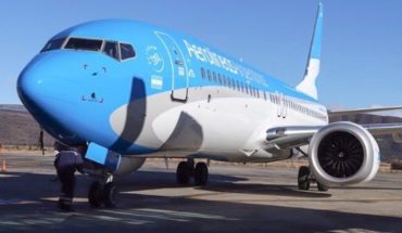 translated from Spanish: Aerolíneas Argentinas suspende sus viajes por el paro: cómo tramitar la devolución de tickets y reprogramar vuelos
