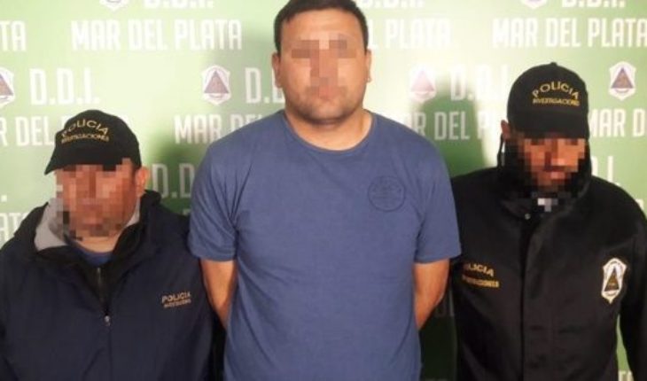 translated from Spanish: Arrested in Avellaneda for five bricks of cocaine in the wheel of the truck