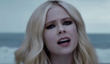 translated from Spanish: Avril Lavigne estrenó videoclip en el día de su cumpleaños con un fuerte mensaje de concientización