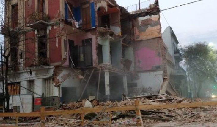 translated from Spanish: Collapsed a building in Parque Patricios
