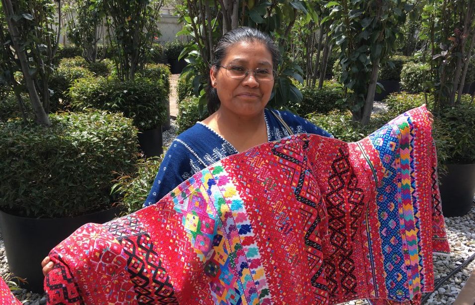 Craftswomen of Chiapas are organized to combat plagiarism