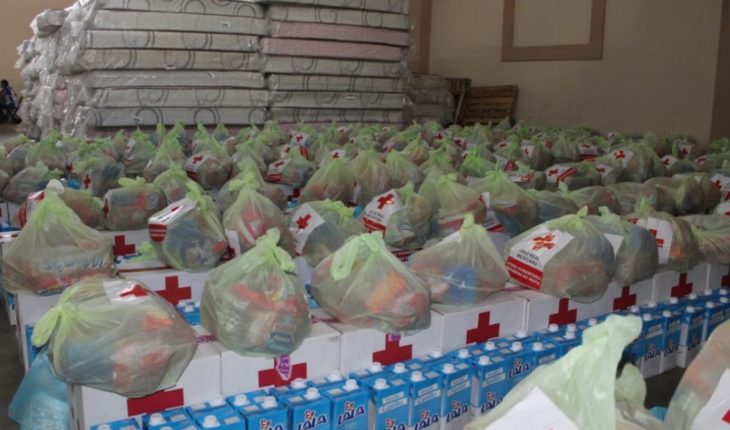 translated from Spanish: Delivery Red Cross support to more than 400 victims in El Fuerte