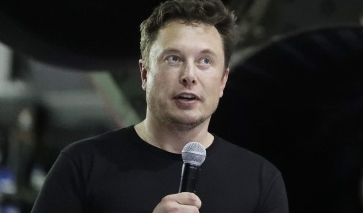 translated from Spanish: Elon Musk abandona presidencia de Tesla para evitar demanda por fraude