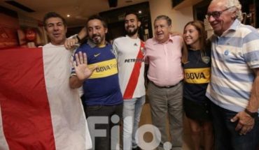 translated from Spanish: Hinchas de Boca y River vibraron con el Superclásico en Madrid