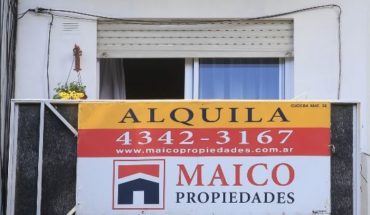 translated from Spanish: Locals pay rents “more expensive history”
