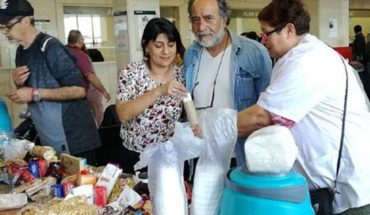 translated from Spanish: Los despedidos del Hospital Posadas crearon un kiosko para recaudar fondos