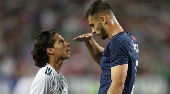 Matt Miazga mocks striker Diego Lainez stature during friendly match