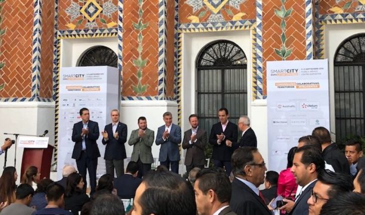 translated from Spanish: Mexico will be the continental capital of smart cities
