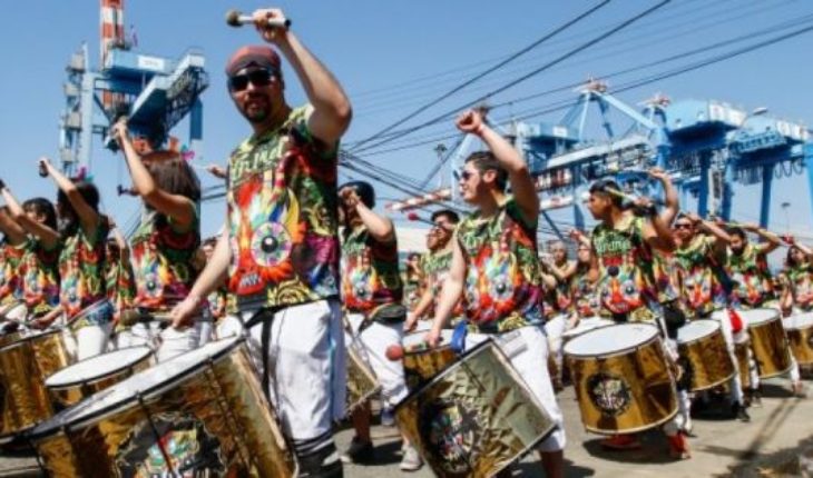translated from Spanish: Organizadores suspenden carnaval Mil Tambores de Valparaíso y acusan al gobierno de “asedio”