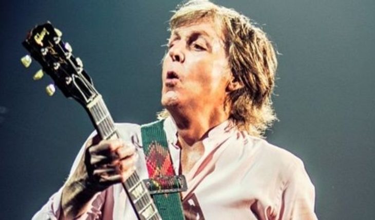 translated from Spanish: Paul McCartney released a new album, and presents it on Youtube