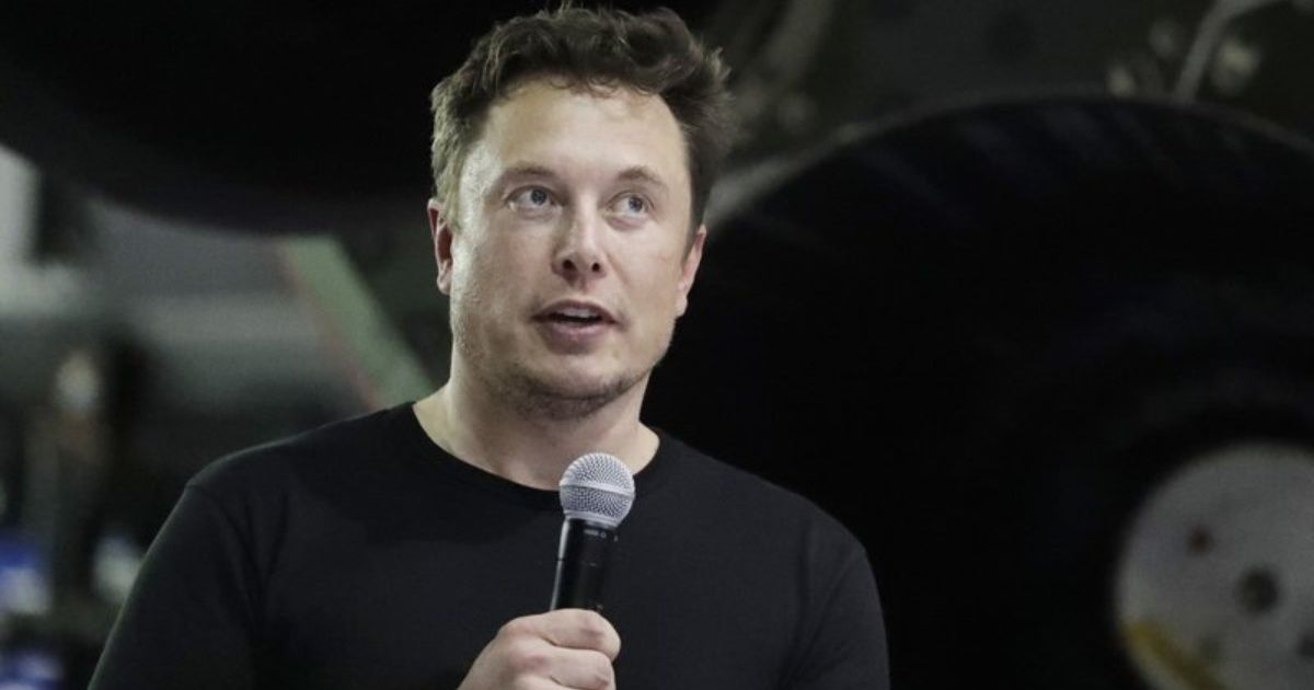 Piden destituir a Elon Musk de Tesla y lo acusan de fraude