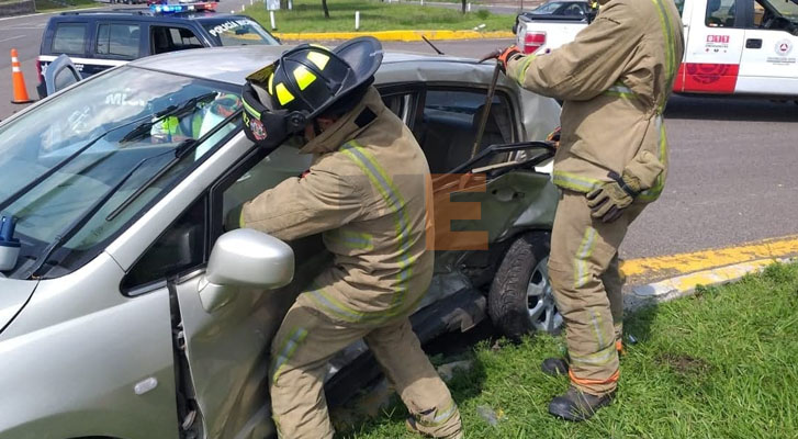 Rollover and collision of cars left two wounded in Morelia, Michoacán