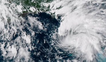 translated from Spanish: Storm Gordon strengthens and generates storms in Florida