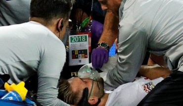 translated from Spanish: Strong shock in the match between England and Spain: Luke Shaw was fixed
