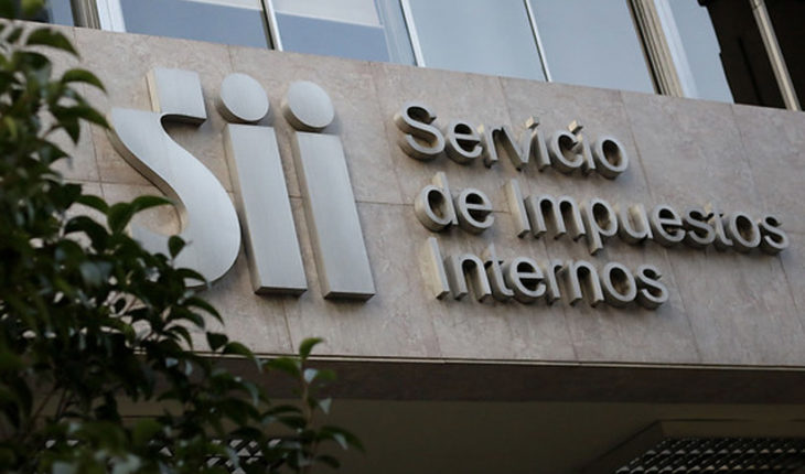 translated from Spanish: Subdirector del SII fue suspendido temporalmente luego que su hija lo acusara de abuso sexual