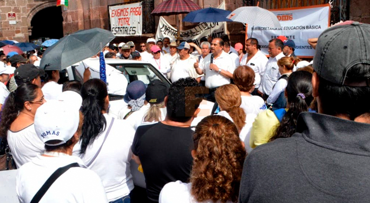 The SNTE teachers are manifested in Morelia, Uruapan, and Zamora and are expected more protests