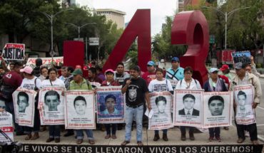 translated from Spanish: Victims will meet with AMLO to define path to peace