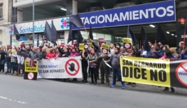 translated from Spanish: Walmart triunfa en medio de protestas de vecinos: dan luz verde a proyecto El Peñón en San Bernardo