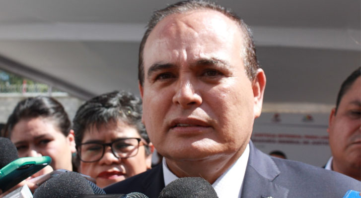 “Ustedes los provocaron, ustedes resuélvanlo”, Procurador de Michoacán a los medios sobre su supuesta renuncia