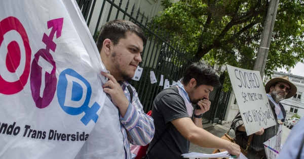 Activistas acusan “transfobia” de la Sociedad Chilena de Endocrinología
