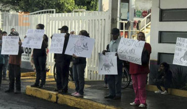 Bloquean presidencia municipal de Uruapan; piden recuperación de pagos por treinta terrenos