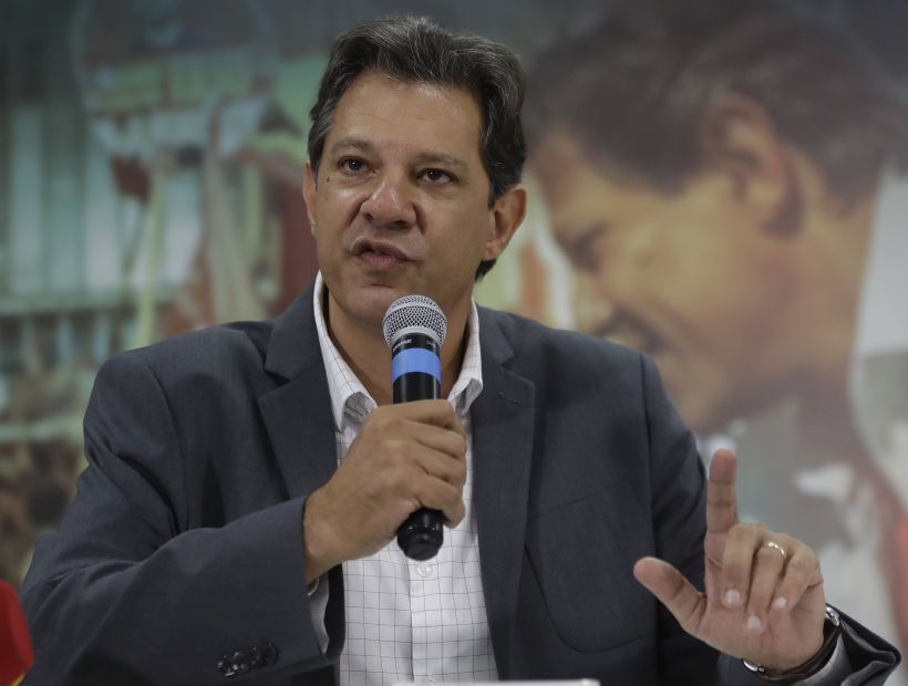 Brasil: Haddad acusó a Bolsonaro de invertir millones en "fake news"