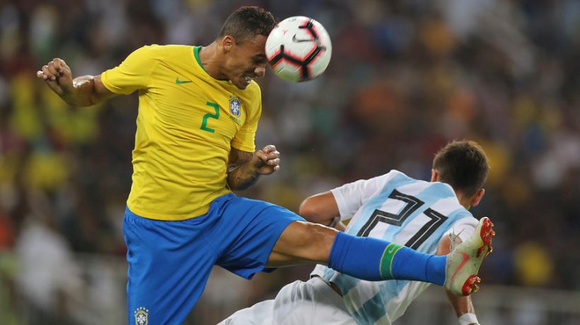 Con un gol en los descuentos Brasil venció 1-0 a Argentina