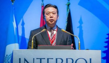 Crisis en la Interpol: tras extensa desaparición de su presidente en China aparece comunicado sobre su renuncia
