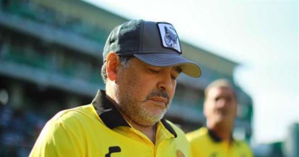 Diego Maradona dejará a Dorados para ser operado