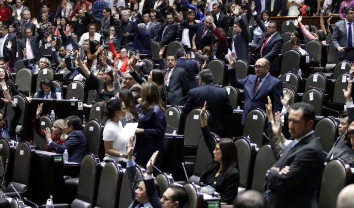 Diputados del PAN y de Morena rechazan bono de fin de año