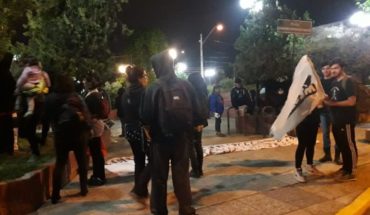 Estudiantes protestaron en Canal 13 tras polémica por reportaje del Liceo 1