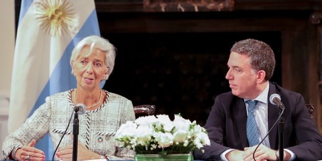FMI: "Se espera que Argentina contraiga su PBI 2,6% en 2018"