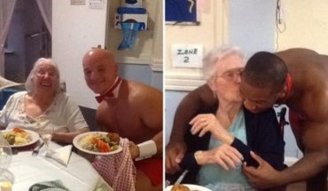 Le cumplieron el sueño a una mujer de 89 años: strippers en el geriátrico