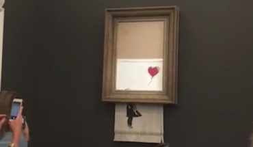 Luego de venderse por 1.18 millones de euros, un Banksy se hace trizas