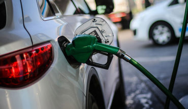 Ministro de Economía por alza de combustibles: “Veremos si hay una solución posible”