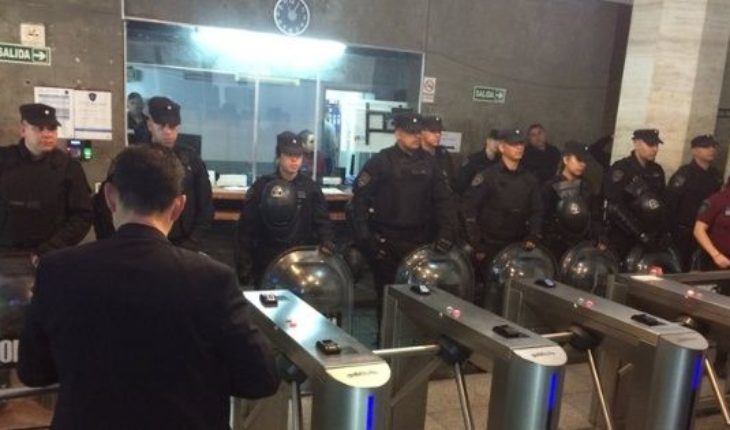Policías se manifiestan en el ministerio de Seguridad porteño