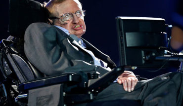 Subastarán la primera silla de ruedas de Stephen Hawking