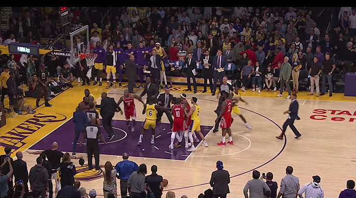 Trifulca entre Rockets y Lakers; expulsan a Rajon Rondo y Chris Paul (Video)