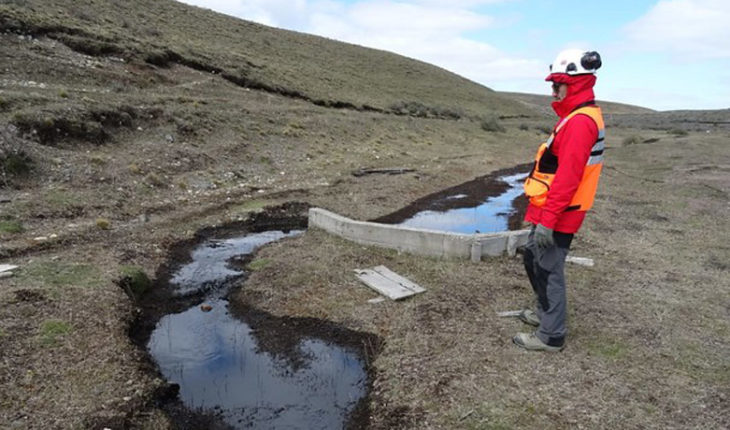 YPF aseguró que ha recuperado 60% de los 720 mil litros de petróleo derramados en Tierra del Fuego