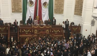 translated from Spanish: 16 new mayors held protest in CDMX