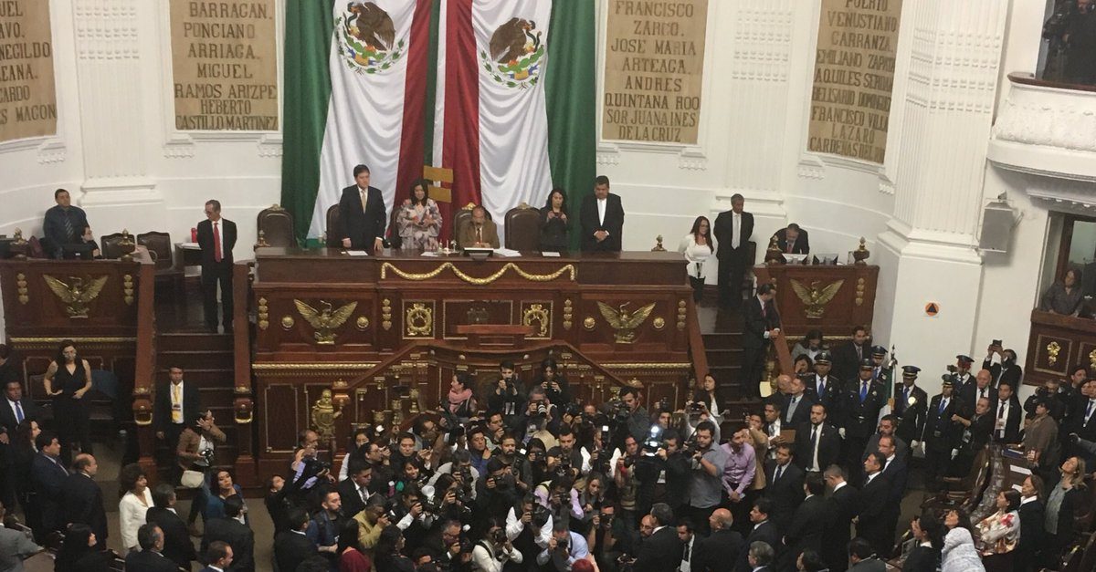 16 new mayors held protest in CDMX