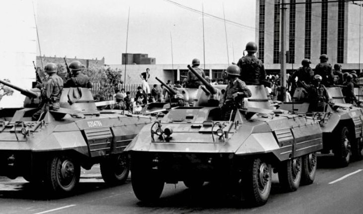translated from Spanish: 1968: Military occupy apartments in Tlatelolco