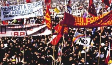translated from Spanish: 30 years of the triumph of the non-survey Criteria reveals that, with all its problems, democracy is the best system of Government