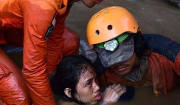 translated from Spanish: 832 deaths are confirmed by earthquake and tsunami in Indonesia