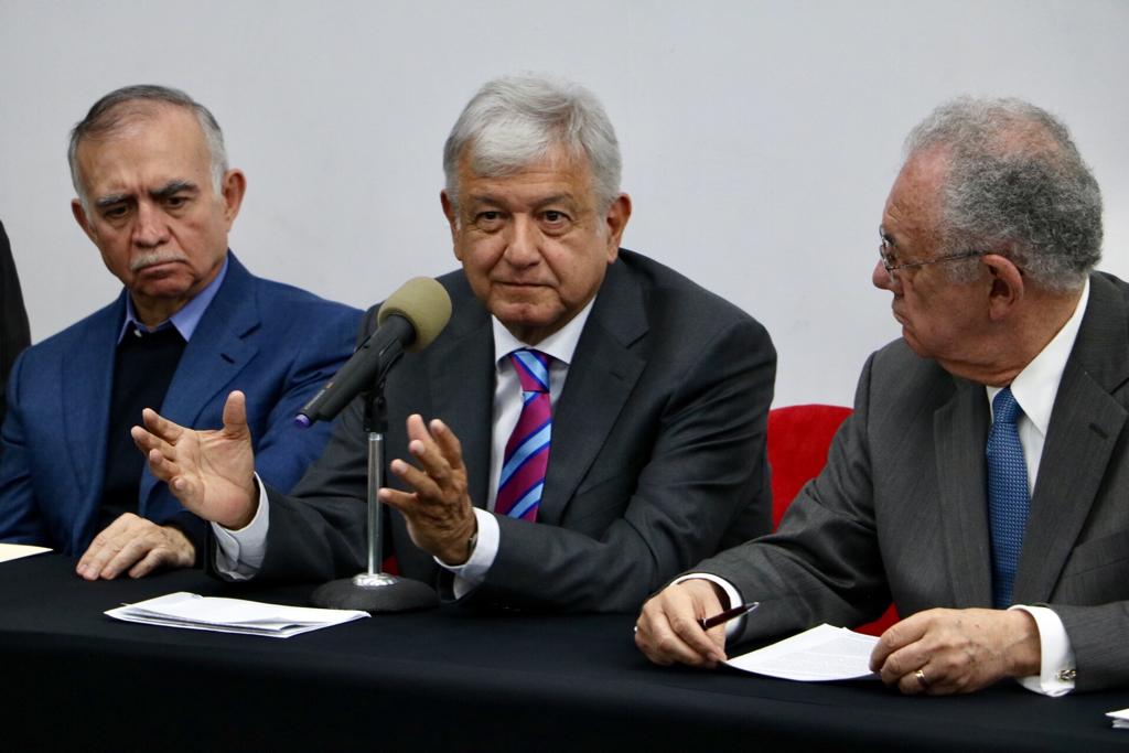 AMLO confirma que Santa Lucía va; se cancela obra en Texcoco