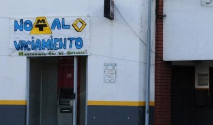 translated from Spanish: Ante la crisis cierra planta Renault en Tandil